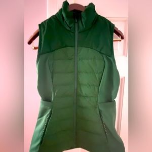 Green lululemon vest size 6
